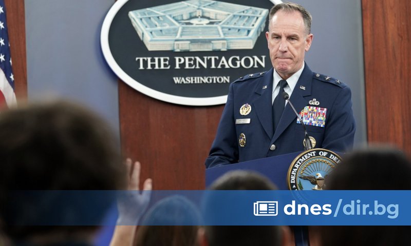 Лойд Остин, който е на 70 години, е хоспитализиран от