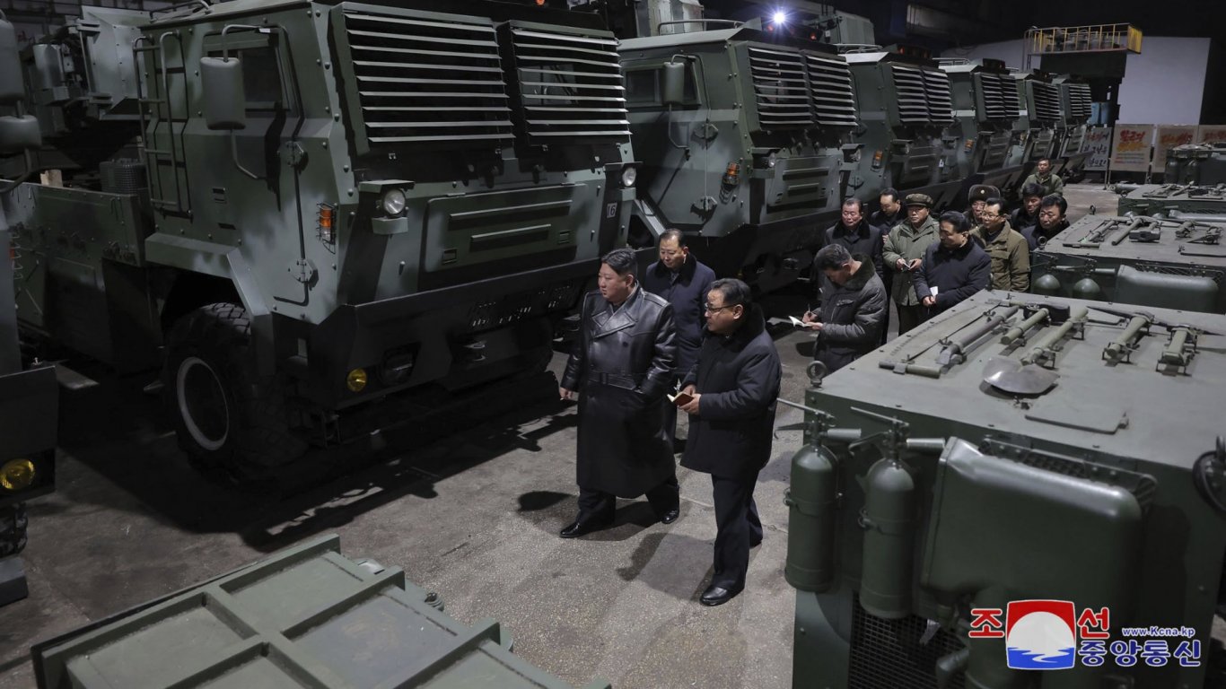 Ким Чен-ун заплаши да унищожи Южна Корея, ако бъде провокиран