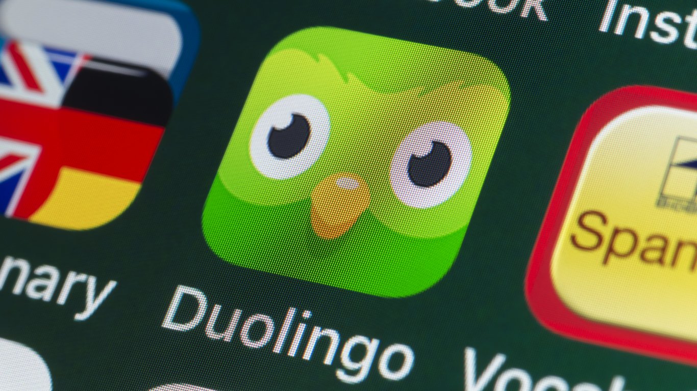 Duolingo уволни своите преводачи - заменя ги с AI