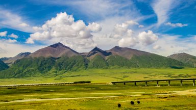 Цинхай-Тибет: С небесния влак към покрива на света (видео/снимки)