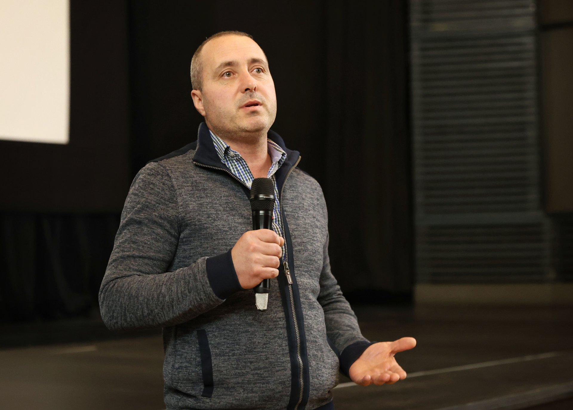 Милен Гайдарджиев от отдела за борба с телефонни измами към криминална полиция в Бургас
