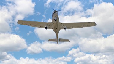 Румънско семейство претърпя авария с частния си самолет и се