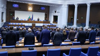 Вчера Комисията по конституционни въпроси изслуша тримата кандидати за конституционни