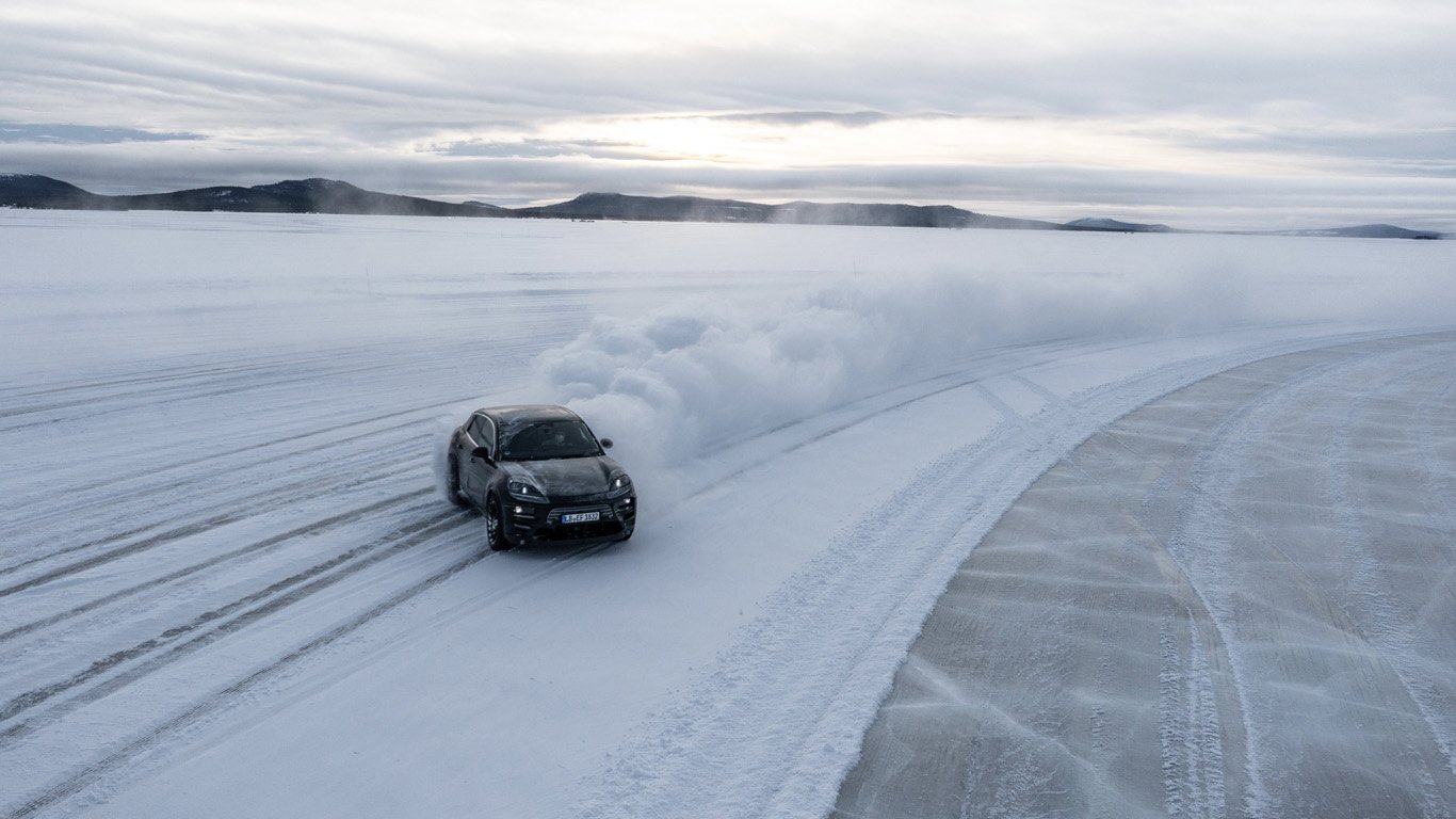 Новото Porsche Macan премина тестове от Швеция до Калифорния
