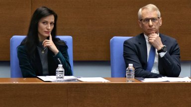 Двамата си размениха обвинения Костадинов отбеляза че България ще бъде