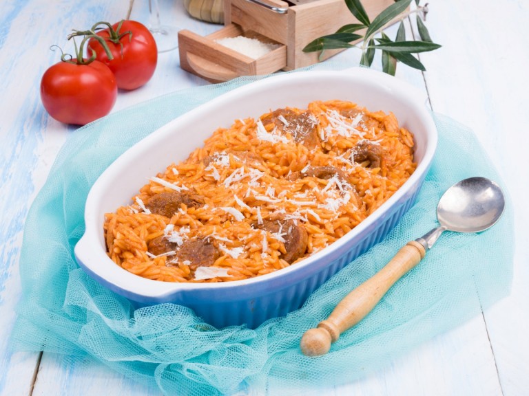 Невероятно вкусен и топящ се в устата гювеч с телешко по гръцки