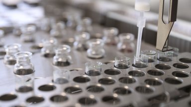 Как жена която след тежък работен ден изпива обикновено обезболяващо