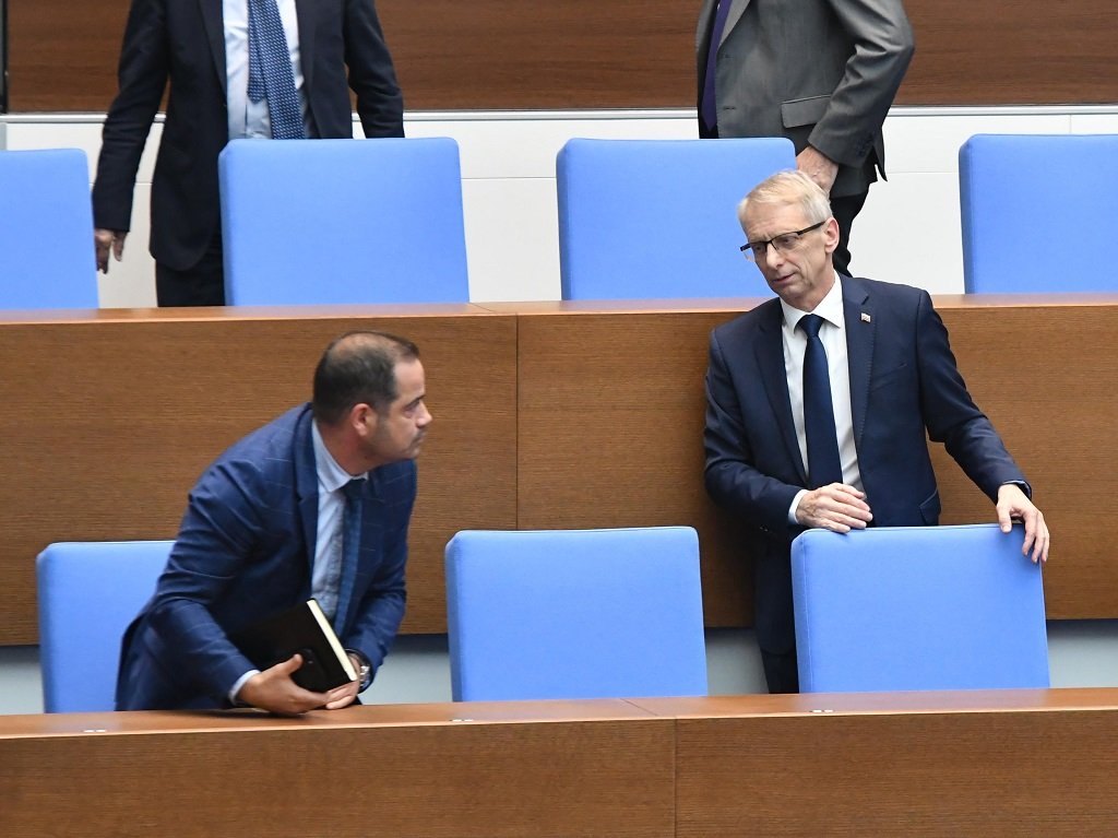 Калин Стоянов участва в редовния петъчен парламентарен контрол