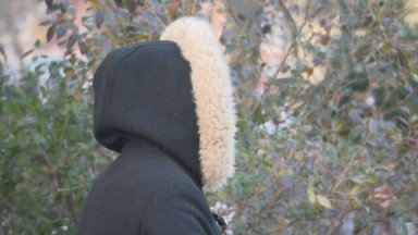 Те започнаха да чупят бутилки и аз се обърнах и