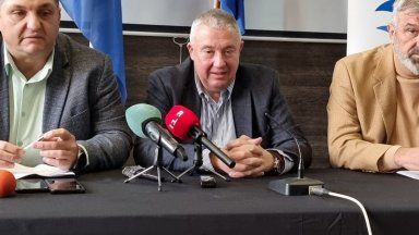 По отношение на предстоящите избори за Европейски парламент той каза