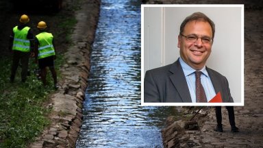 В публикацията си във Facebook Попов написа Колкото пъти мина покрай