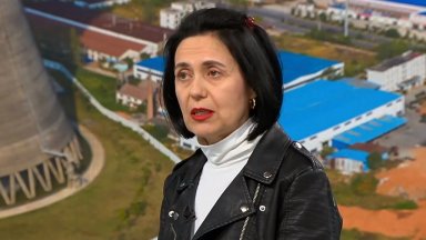 Станчева е медицинска сестра и е работила в държавното дружество