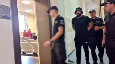 Определението е окончателно а до това делото да се гледа