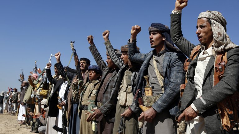 Йеменските хуси заявиха, че са атакували американски и израелски кораби