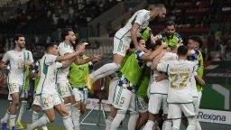 С комфортно 3:0 "пустинните лисици" стигнаха за пети път до Мондиал