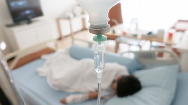 Детето е спокойно и поддържа постоянна връзка със социалния работник