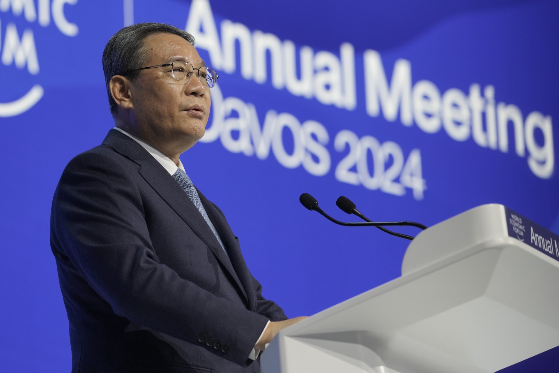 Премиерът на Китай Ли Цян говори на Световния икономически форум в Давос