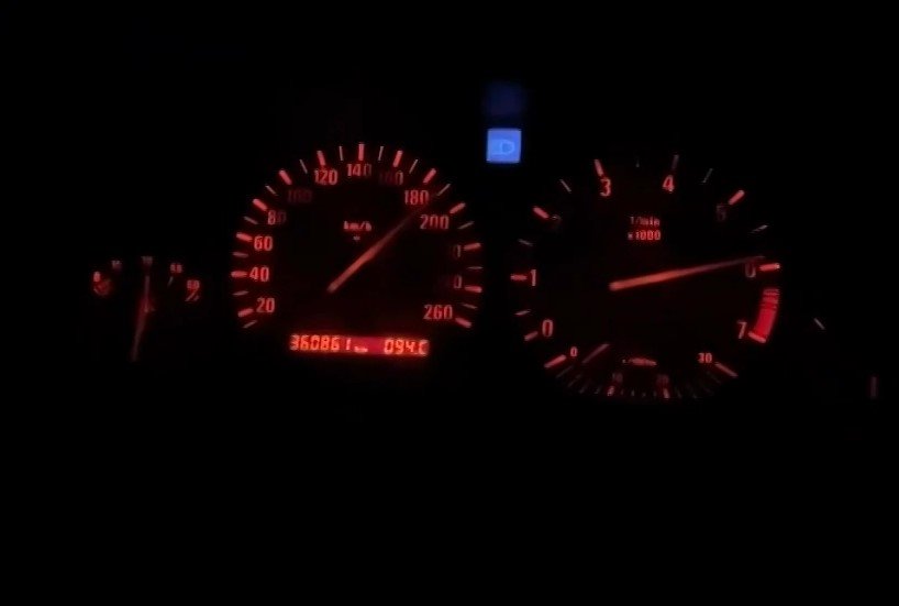 Мъж качи клип как кара с 260 км/ч на Околовръстното в София 