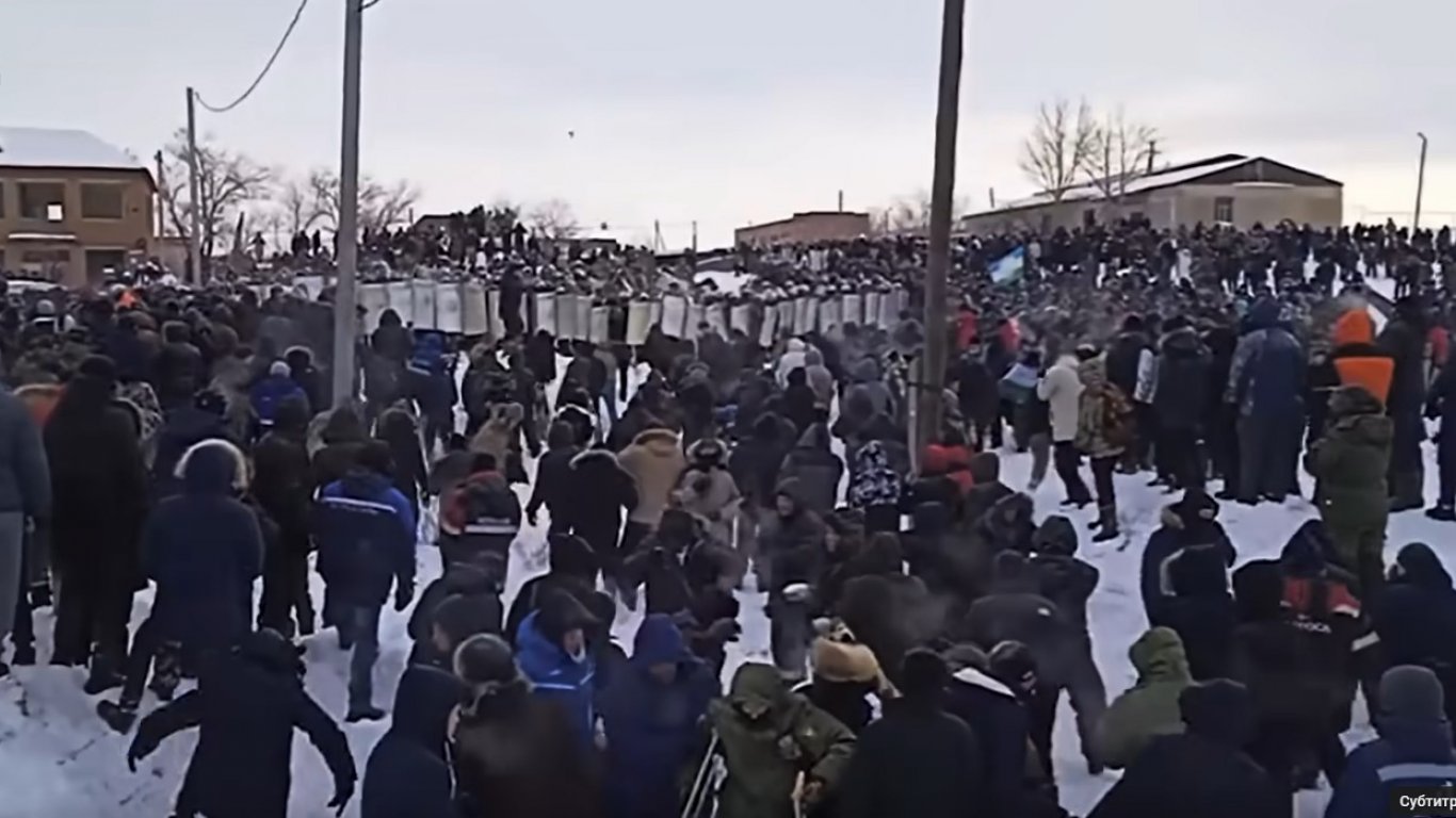 Бунт в Башкирия: Хиляди протестираха след осъждането на екоактивист (видео)