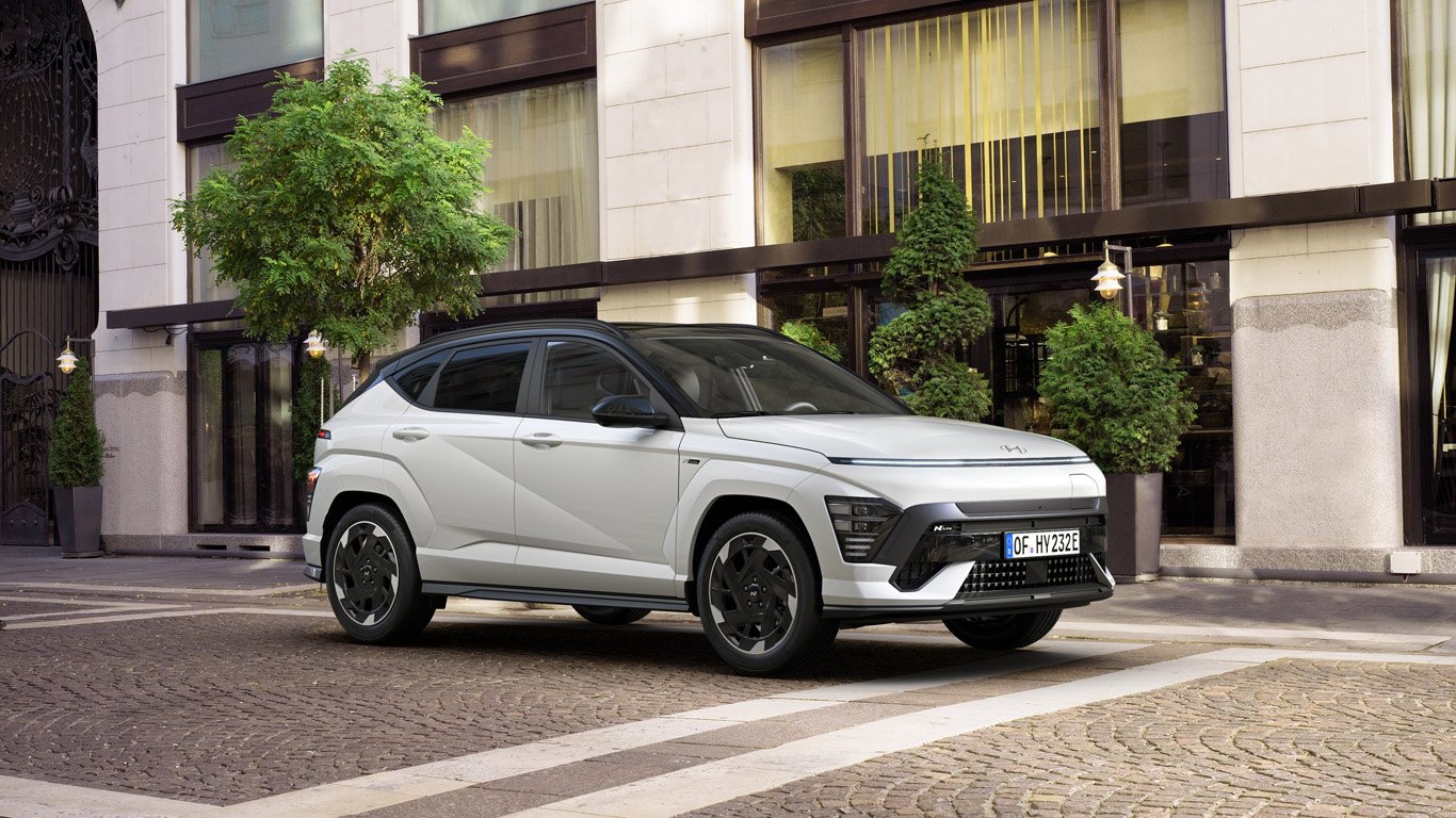 Hyundai показа спортна версия на електрическата KONA