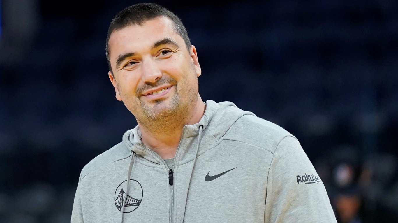 Шок в NBA - сръбският помощник-треньор на Голдън Стейт почина на 46 години
