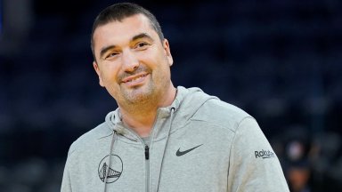 Шок в NBA - сръбският помощник-треньор на Голдън Стейт почина на 46 години