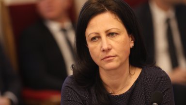 Рангелова като народен представител е сред вносителите на жалбата срещу