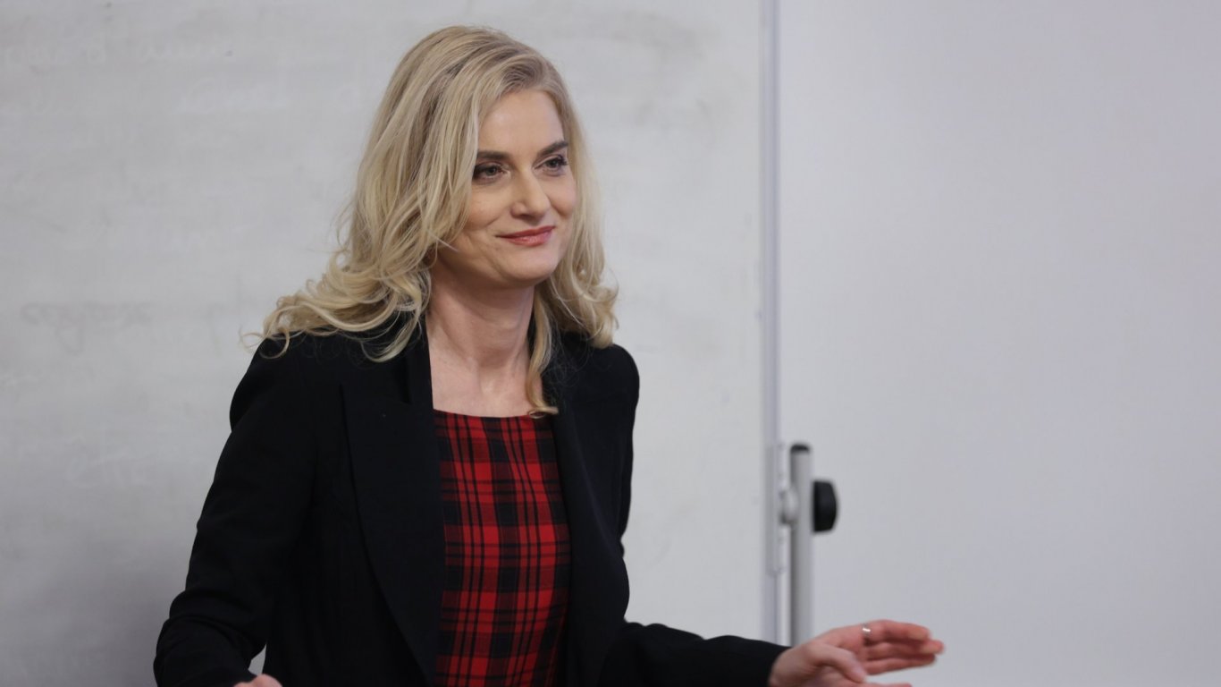 Зарица Динкова: Започваме рекламата, имаме кредитна линия от "Гугъл" за €2,5 млн.