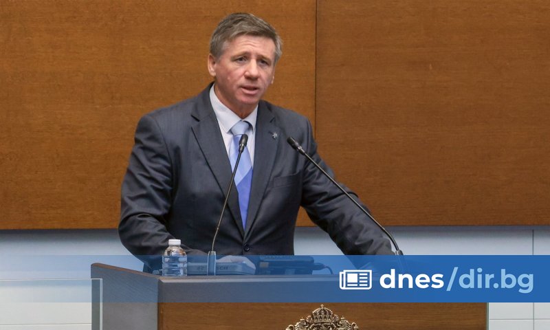 Той пое поста в началото на януари от предишния й