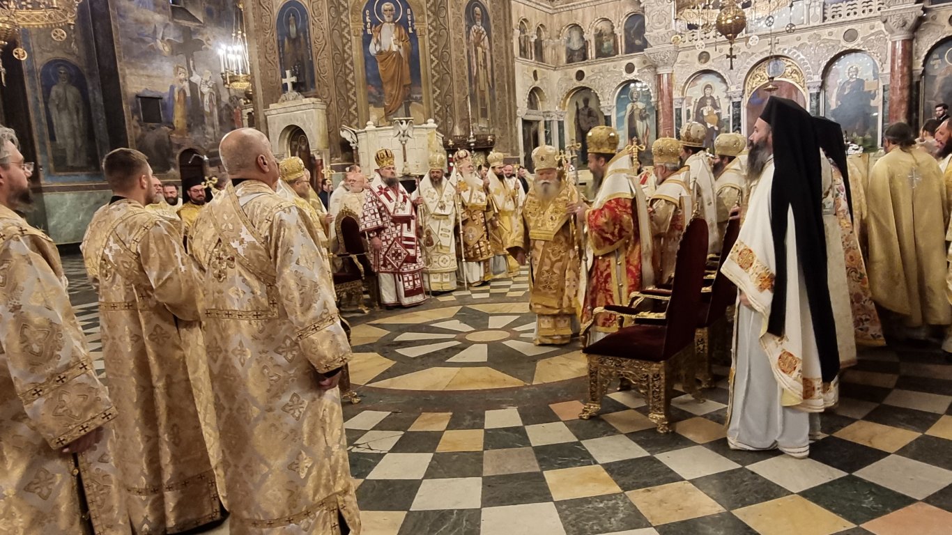 Света литургия и благодарствен молебен за патриарх Неофит на имения му ден 