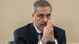 Турският външен министър е разговарял с лидера на "Хамас" в Турция