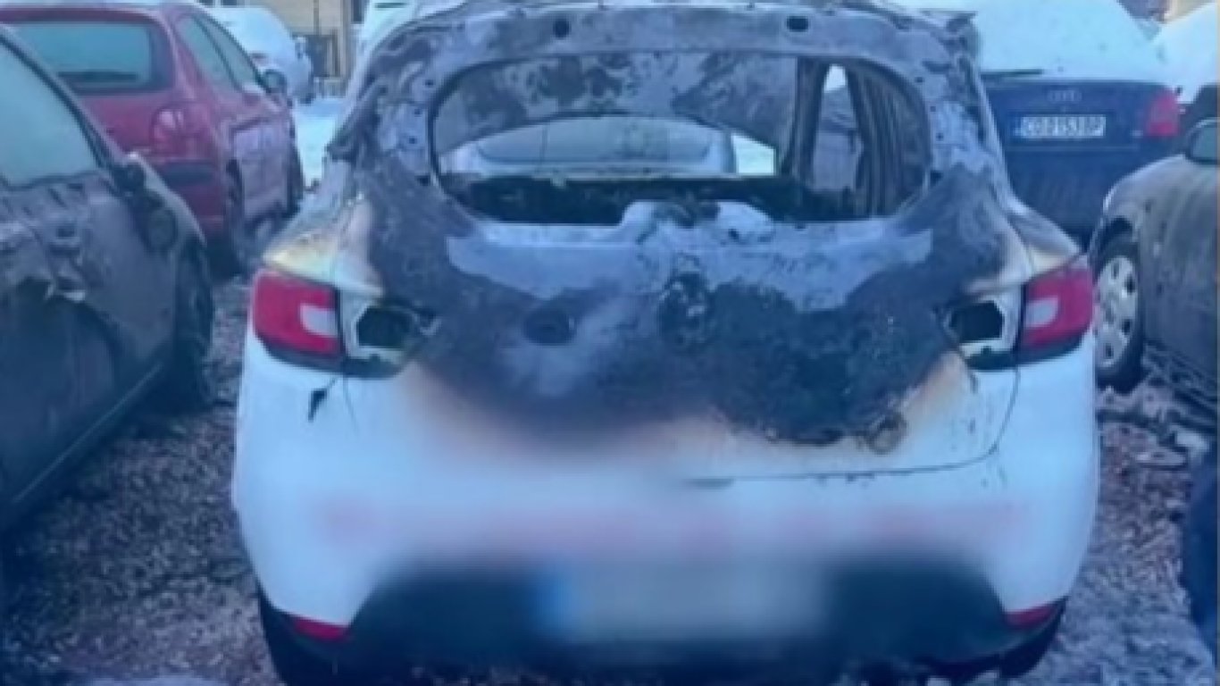 Шеф на почистваща фирма се оплака, че е опожарена колата му