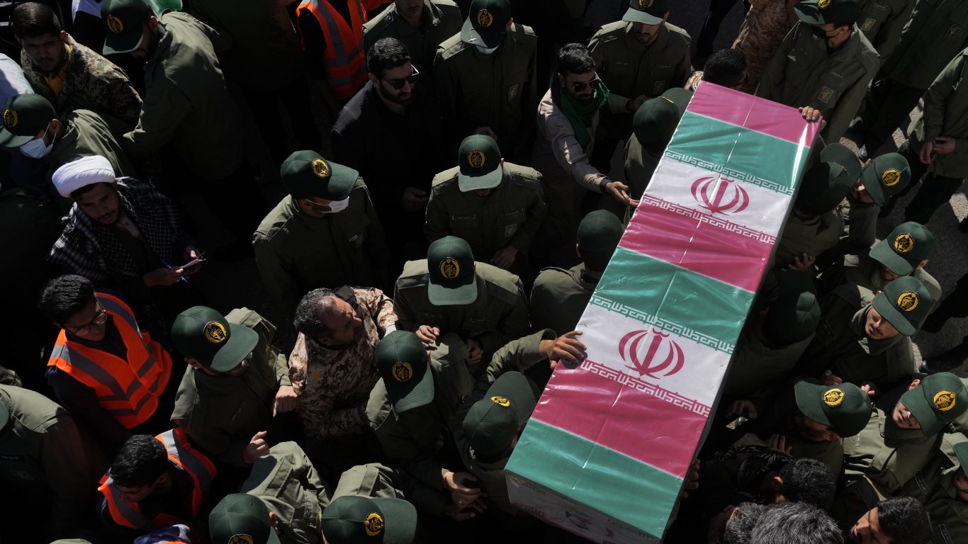 Ирански войник уби в болница петима други военнослужещи