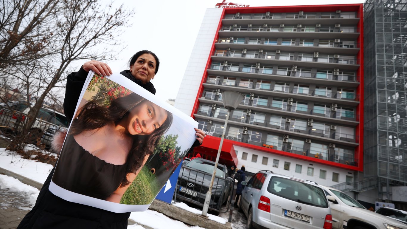 Големите болници в страната застанаха зад "Пирогов" по случая "Даная"