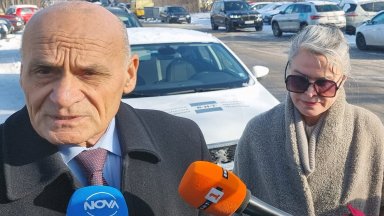 Тя и защитникът ѝ заявиха че не знаят причината Динева