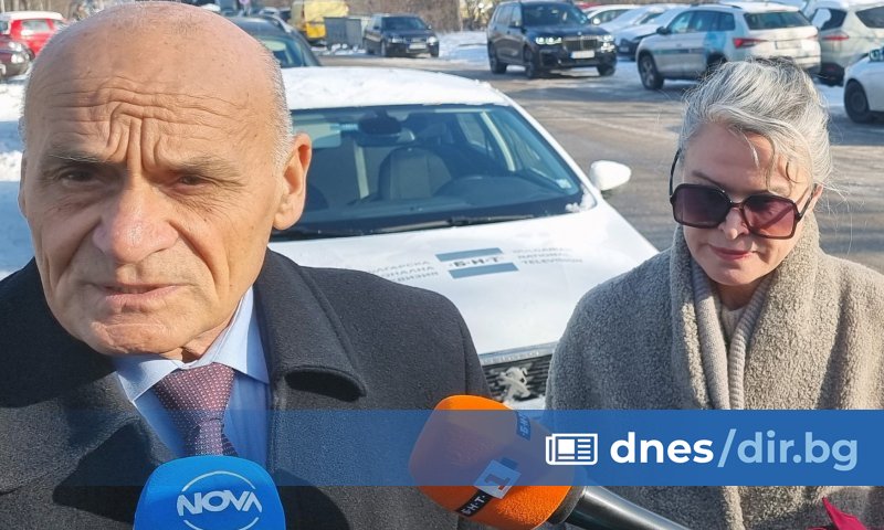 Тя и защитникът ѝ заявиха, че не знаят причината Динева