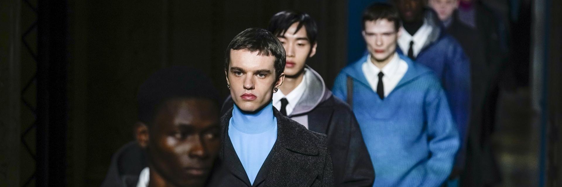 Valentino показа изчистени мъжки модели в Париж