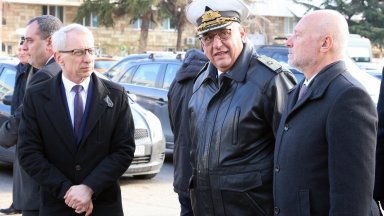 Снощи ротационният министър председател обяви че няма да ходи във Вашингтон