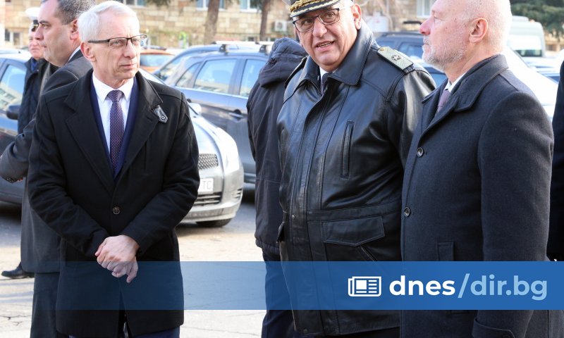 Снощи ротационният министър-председател обяви, че няма да ходи във Вашингтон,