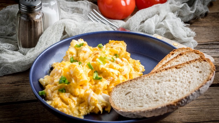 Новак в кухнята: Как да си направите пухкави и сочни бъркани яйца