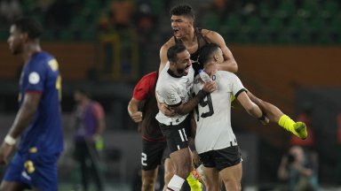 Salah a crié depuis les tribunes et une équipe portant son nom a formé une soirée folle dans le football africain