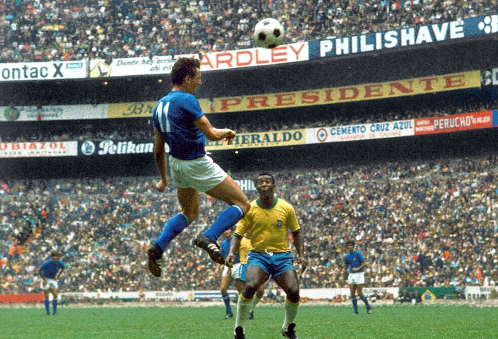 Финал на Мондиал 1970 - Рива стреля с глава пред погледа на Пеле