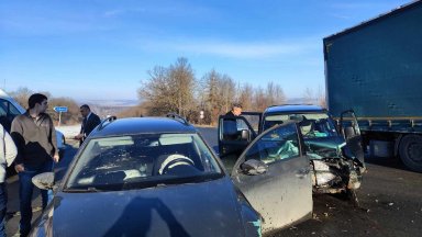Катастрофа с шефа на полицията в Шумен, четирима са в болница