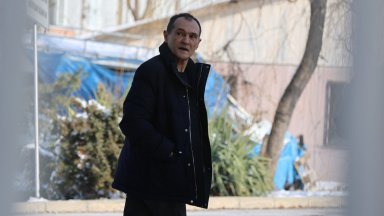 На влизане Божков и защитникът му отказаха да отговарят на