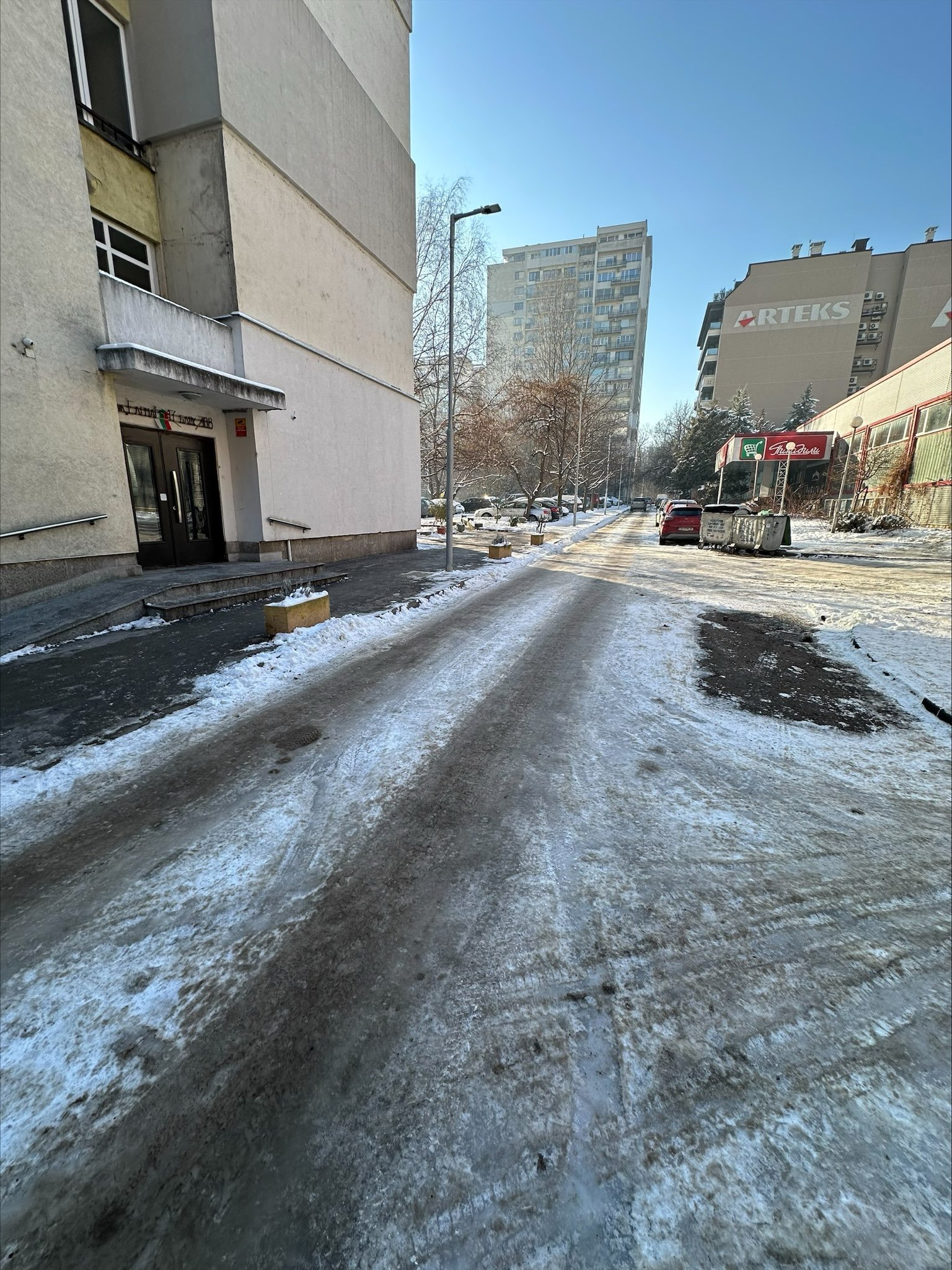 Блокът, пред който е бил убит Пейо Пеев