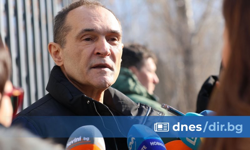 Божков уточни, че са му били предявени материалите по делото, което,