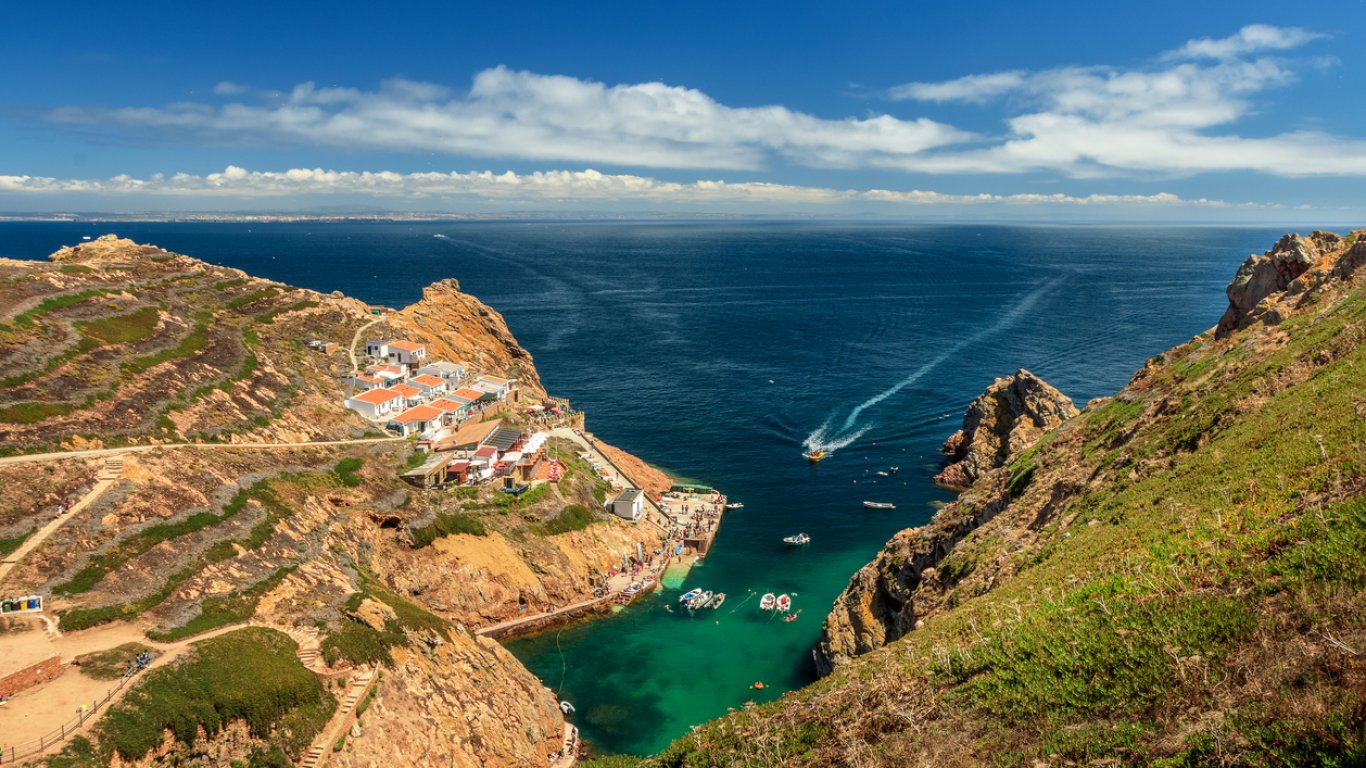 Най-дългият кръгов пешеходен маршрут  в света ще носи нова слава на тази европейска държава