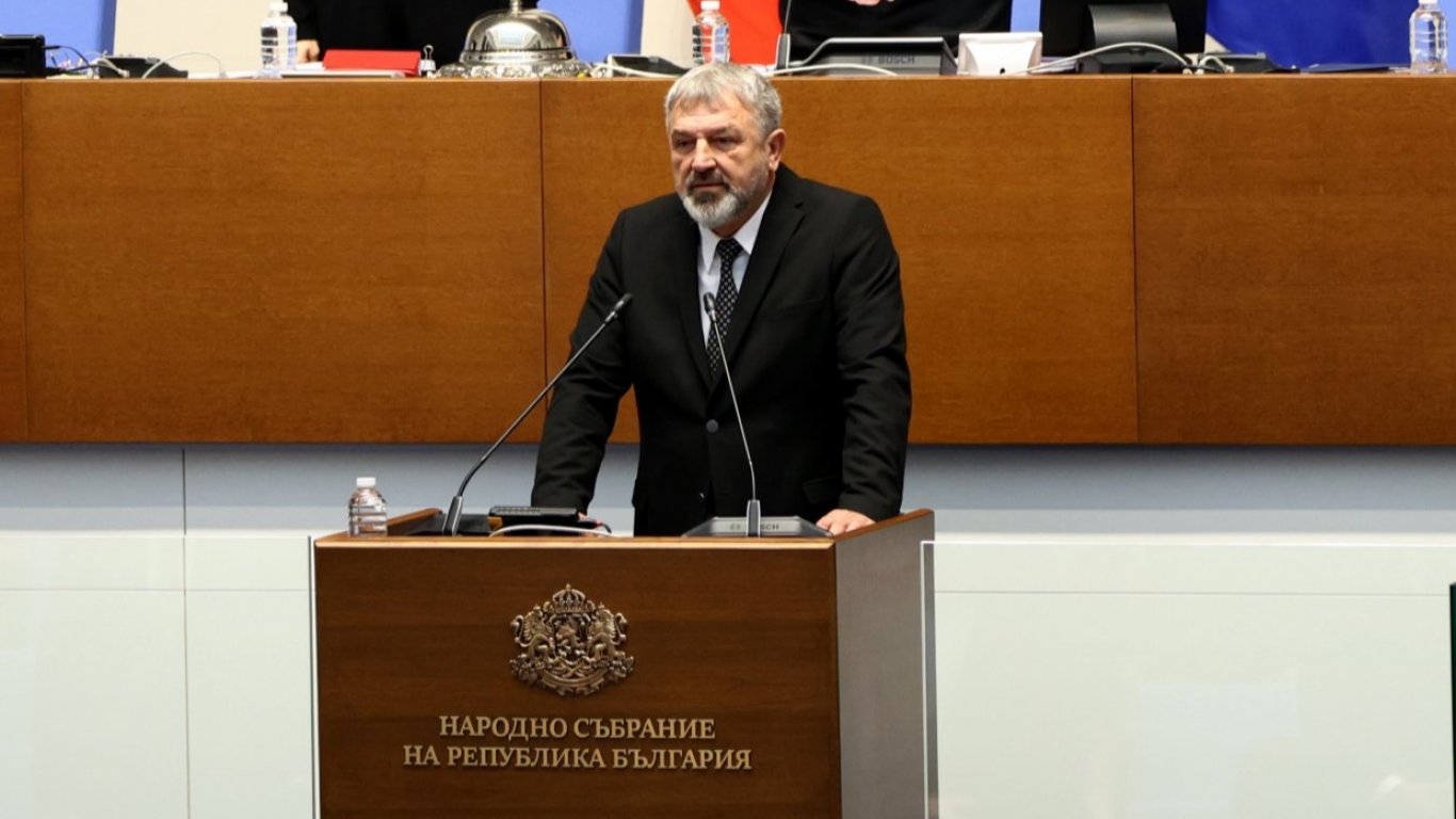 Областният лидер на СДС в Русе се закле като депутат на мястото на Атанасова