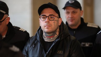 В съдебната зала стана ясно че адвокатът е представил пред