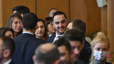 През това време общинарите от ПП ДБ Спаси София не успяха да